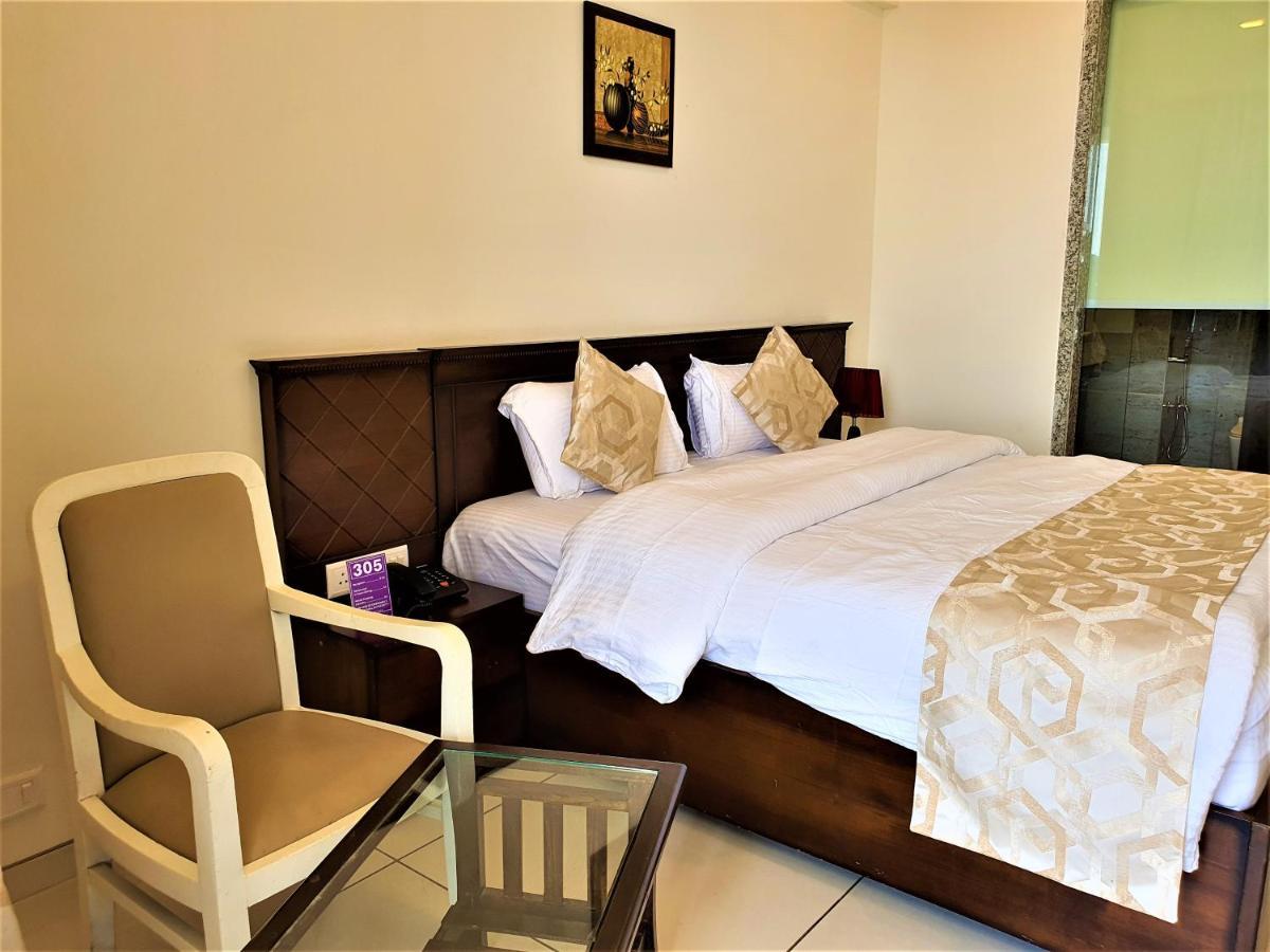 Vits Excellensea Karde Beach Dāpoli Esterno foto